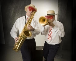 Straatmuzikanten Valentinos (duo) - TopActs.nl - 250-200