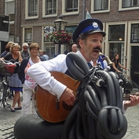 Pretpolitie straatmuzikant - TopActs.nl - 3
